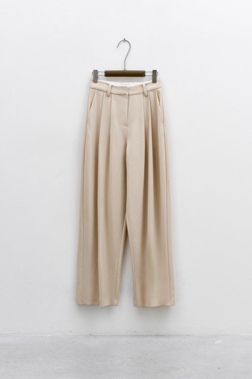 Tailored Pleated Trousers in Cream